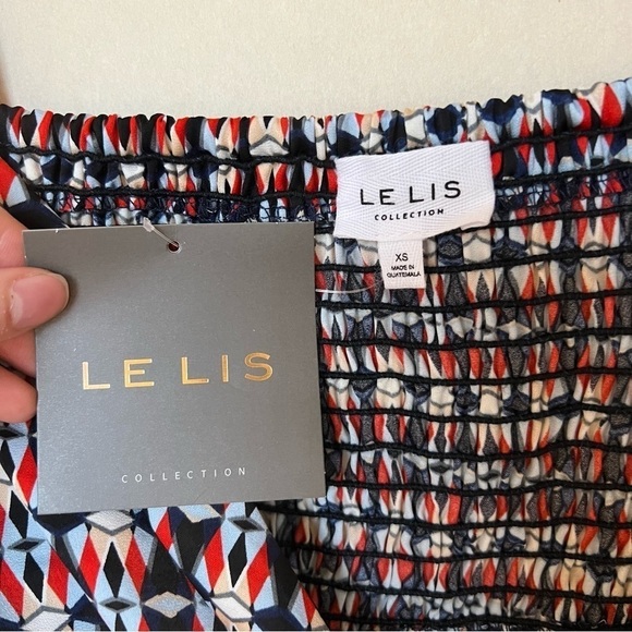 Le Lis Long Sleeve Abstract Print Crop Top - Picture 2 of 3